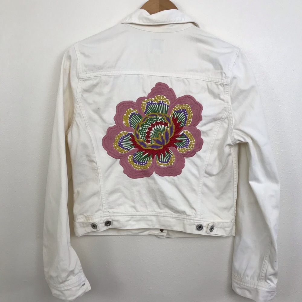 VTG Lucky Brand Embroidered Flower Denim Jacket